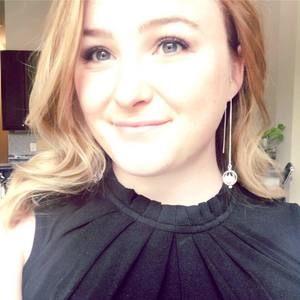 Meet your Posher, Caitlin